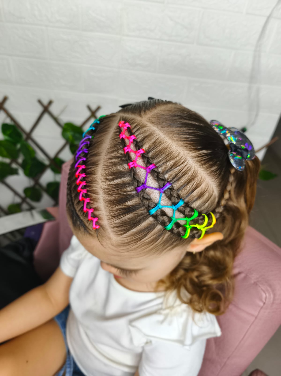 Peinado geométrico con ligas coloridas - Peinados Sharick