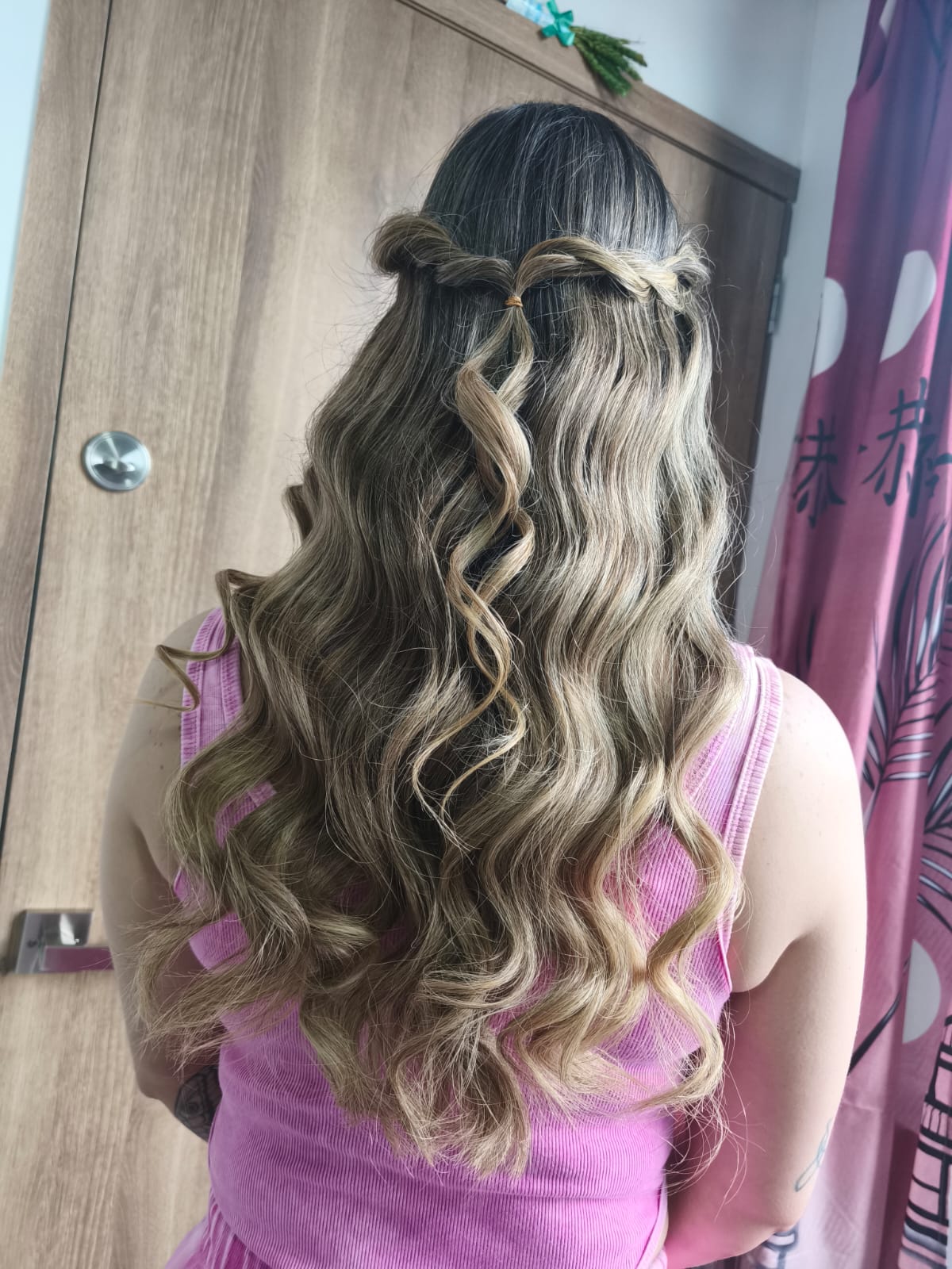 Semi recogido con moños - Peinados Sharick